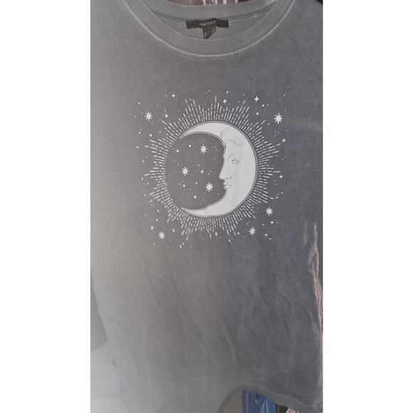 Forever 21 Moon Graphic T-Shirt - Picture 1 of 3
